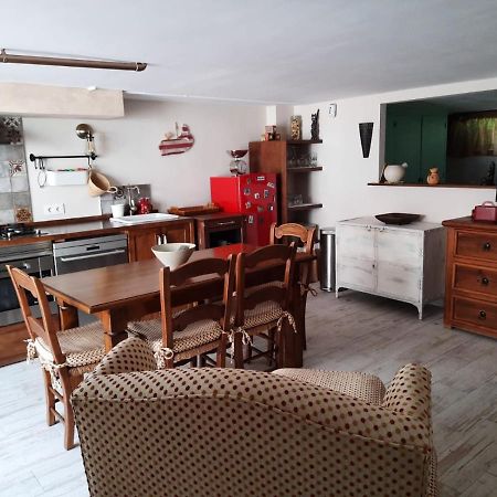 Un Apartamento Vacacional Con Detalles De Un Hogar Mairena del Aljarafe Buitenkant foto