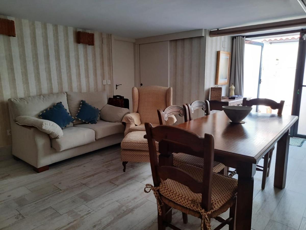 Un Apartamento Vacacional Con Detalles De Un Hogar Mairena del Aljarafe Buitenkant foto