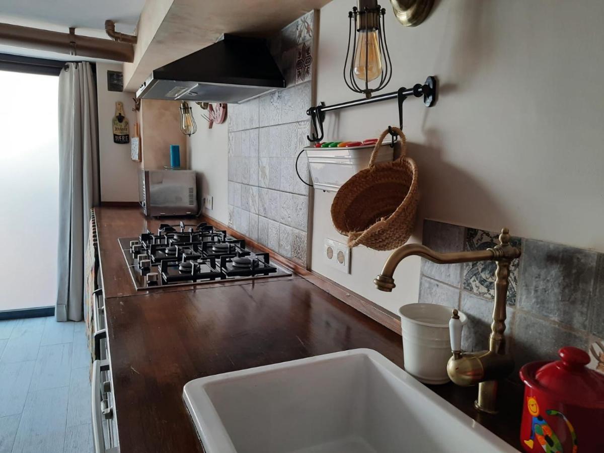 Un Apartamento Vacacional Con Detalles De Un Hogar Mairena del Aljarafe Buitenkant foto