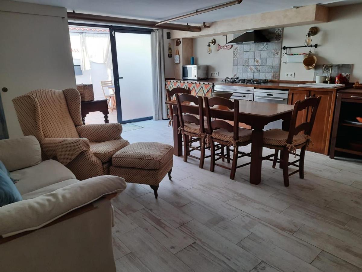 Un Apartamento Vacacional Con Detalles De Un Hogar Mairena del Aljarafe Buitenkant foto